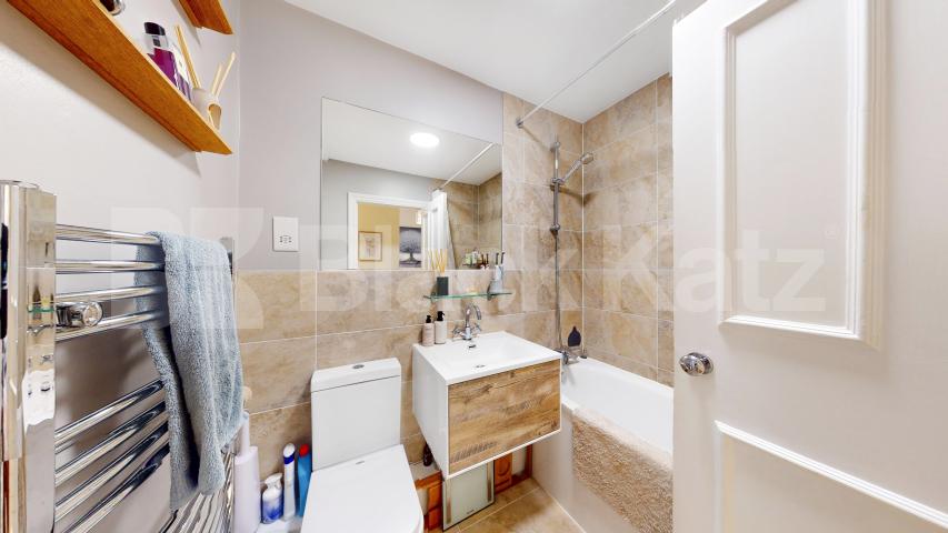 Bright Two-Bedroom Garden Flat in Tufnell Park Tufnell Park Road, Tufnell Park 